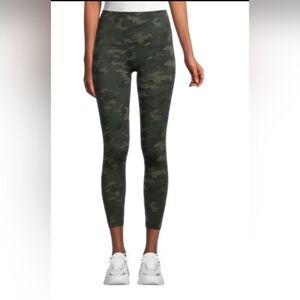 Bagatelle Green Camo Seamless Leggings Size Small